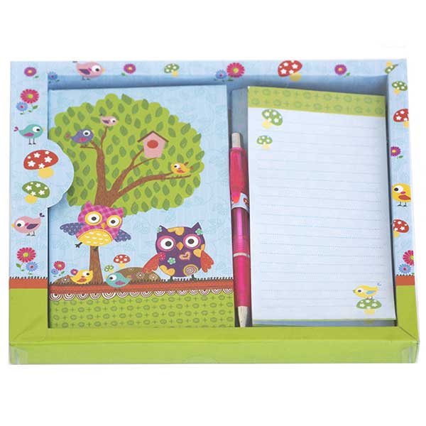 Diario dei ricordi con penna e block notes