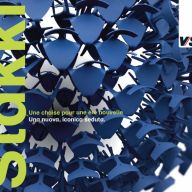 sedia ter gambe a forma triangolare